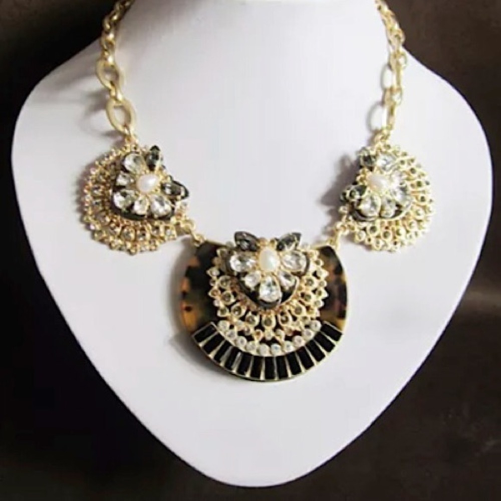 BOHO TORTOISE SHELL STATEMENT PENDANT #318